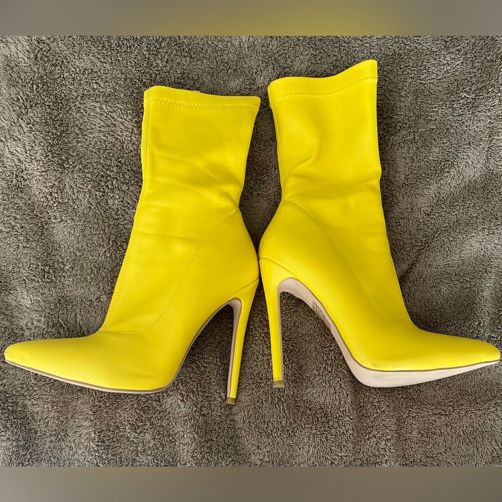 Yellow Diamonds